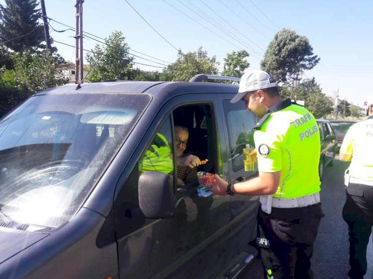 Trafik polislerinin bayram mesaisi