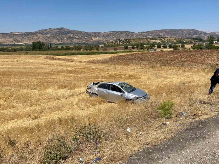 Adıyaman’da otomobil takla attı: 1’i ağır 2 yaralı