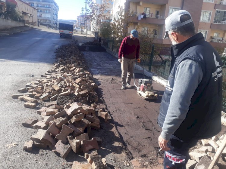 Gölbaşı'nda yol bakım çalışmaları devam ediyor