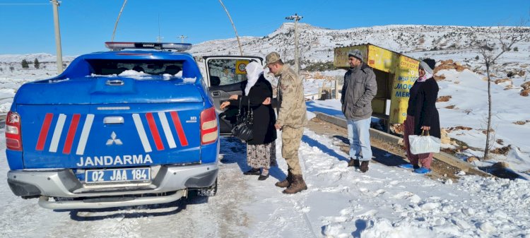 Diyaliz hastası kadının yardımına jandarma yetişti