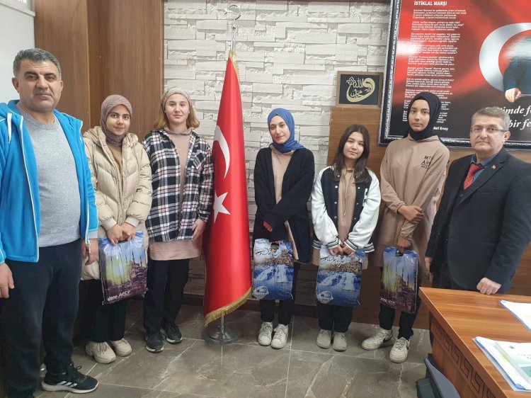 Gölbaşı İmam Hatip lisesi muay-thai şampiyonu oldu