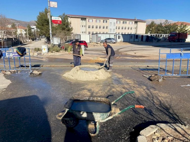 Fen işleri müdürlüğü ekipleri çalışmalarını sürdürüyor ‎